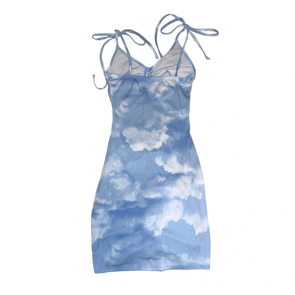 NWOT Fashion Nova Cloud Printed Ruched Dress - Picture 4 of 4
